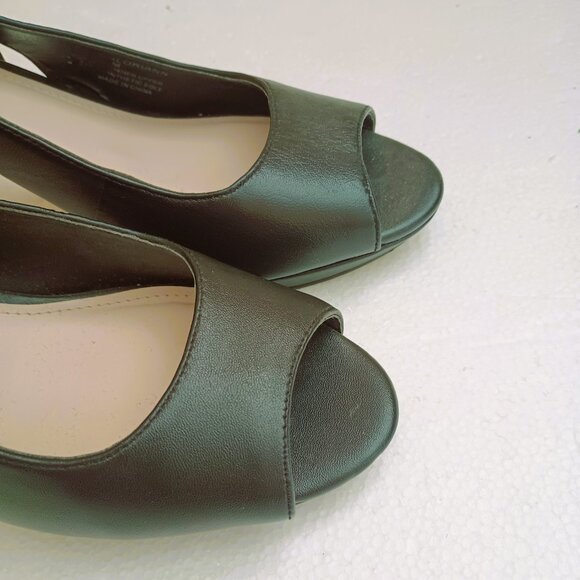 Tahari Gloriann Slingback Heels 8 Black Leather Peep Toe Shoe - Picture 3 of 10